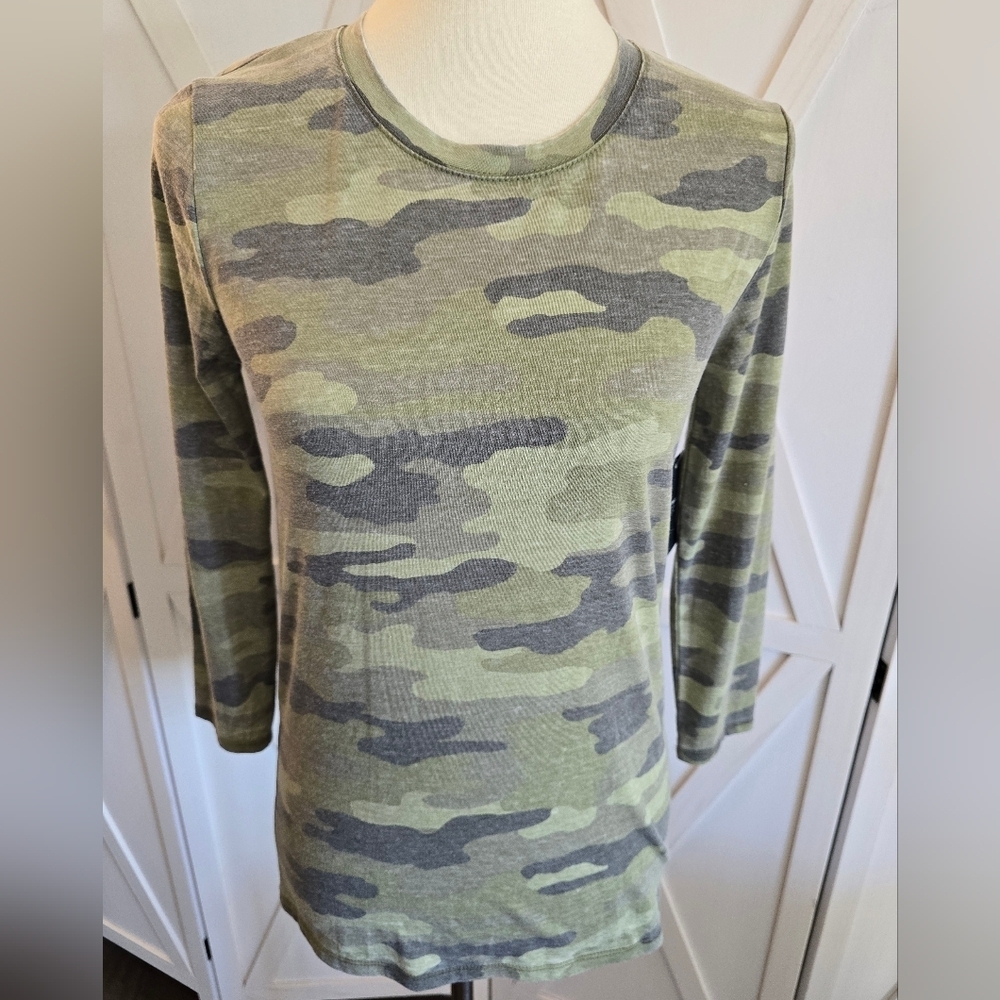 Lucky Brand (NWT) Womens Camouflage Crewneck Long Sleeve T-Shirt